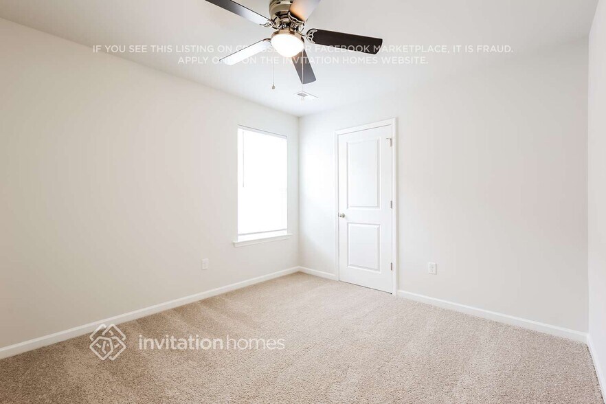 Building Photo - 207 White Flds Ave