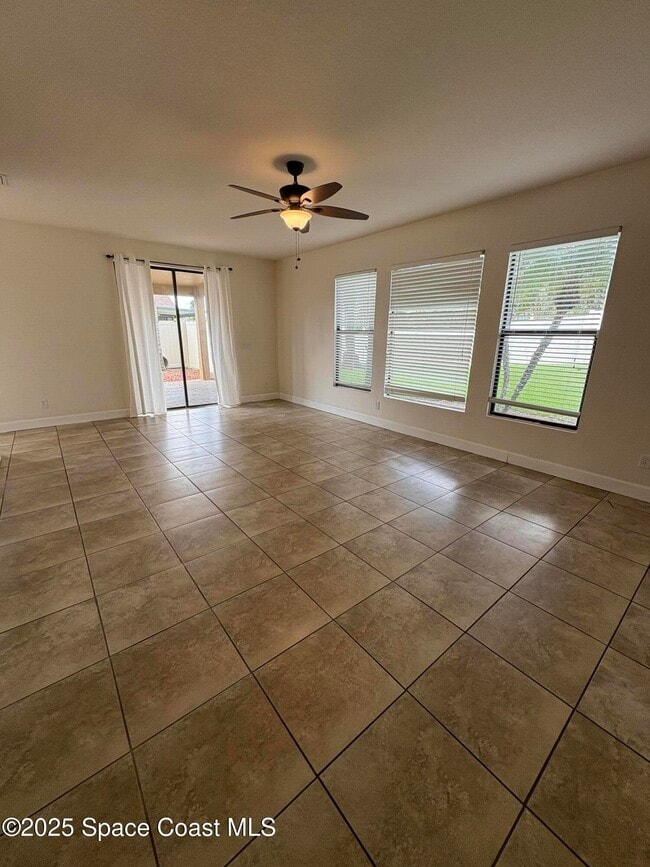 Building Photo - 1260 Talon Way