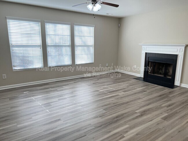 Building Photo - 3790 Burtons Barn St