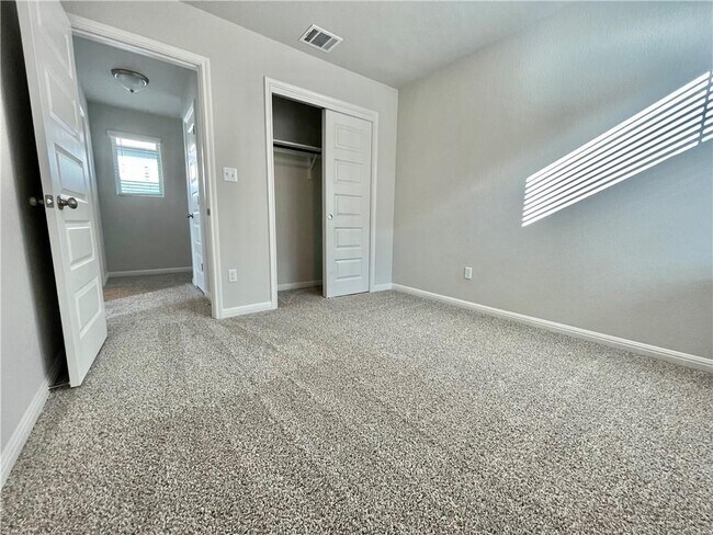 Building Photo - 2040 Arendale Dr