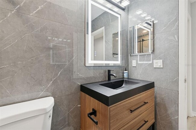 Building Photo - 4720 Heath Ave