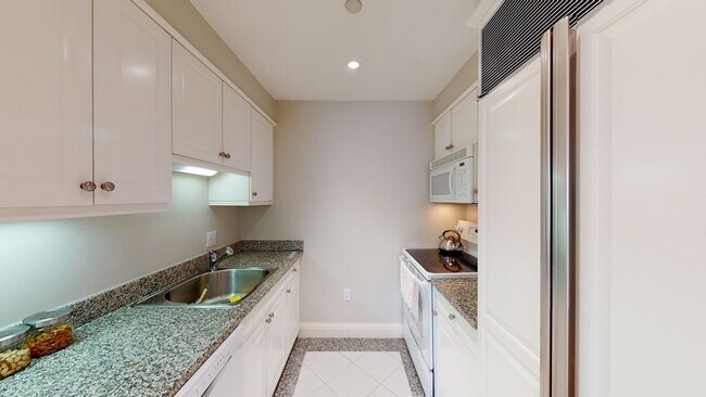 Primary Photo - 1 Huntington Ave