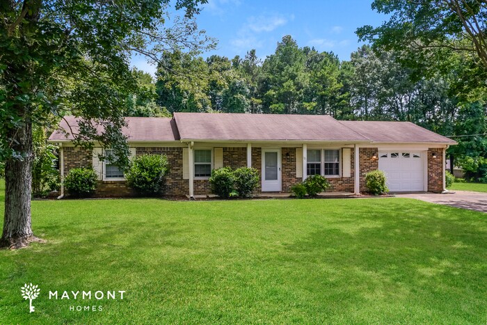 Building Photo - 121 Greenwood Cir