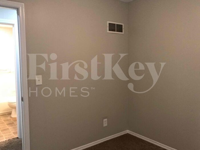 Building Photo - 7714 E 90th Terrace