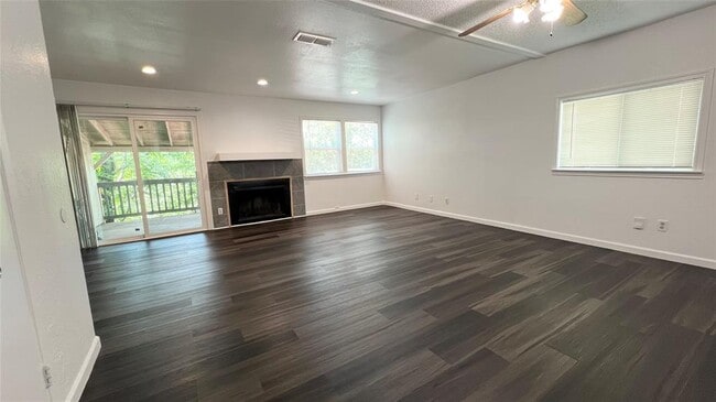 Primary Photo - 3601 N Hills Dr