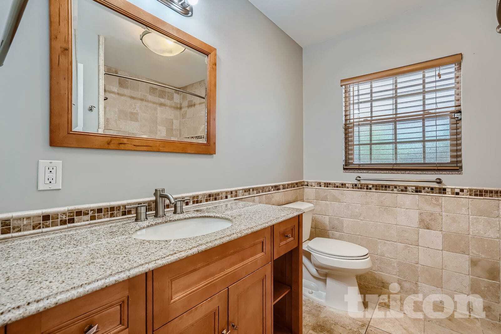 Building Photo - 3817 19th Ave N