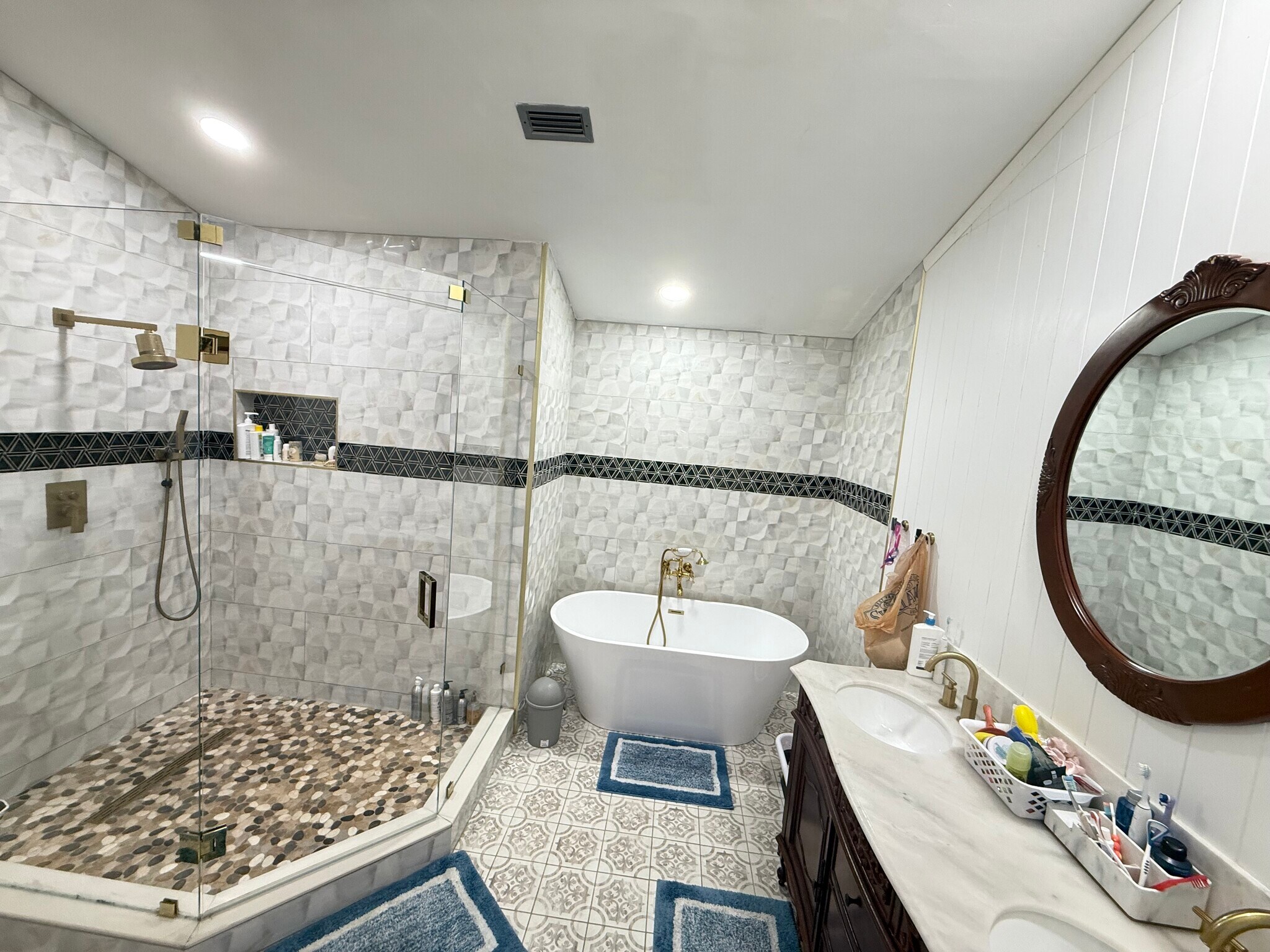 Building Photo - 6420 Via Tierra