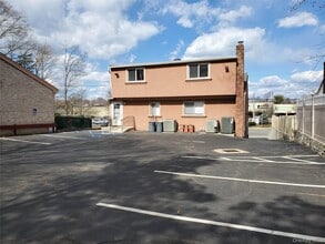 Building Photo - 122 Forest Ave
