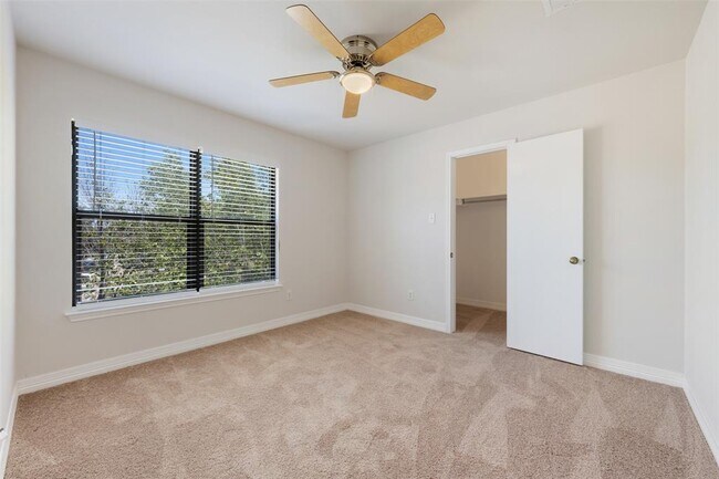 Building Photo - 1814 Grassland Dr