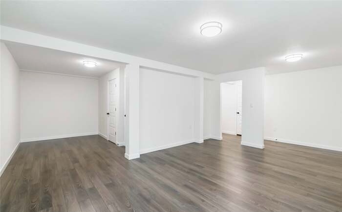 Building Photo - 2323 Oak Dr