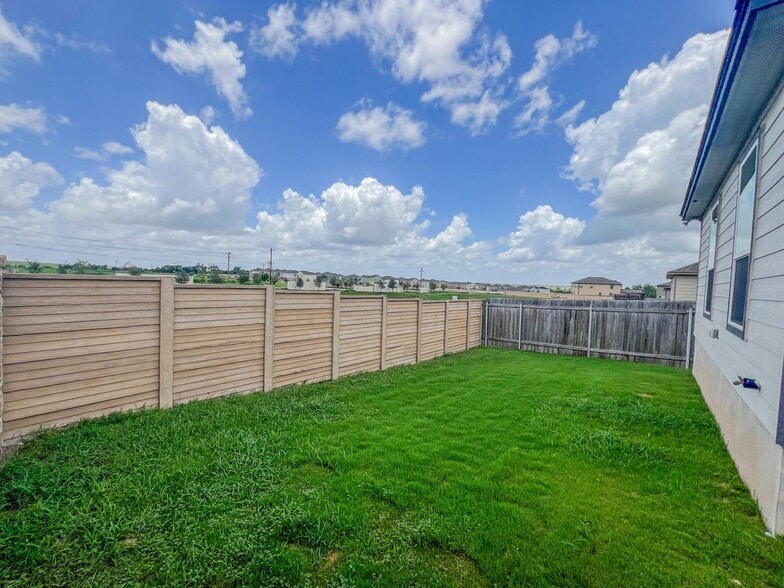 Building Photo - 512 Barbary Coast Ln