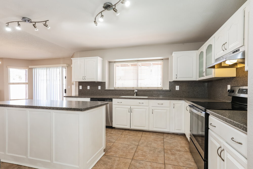 Building Photo - 4214 E Saltsage Dr
