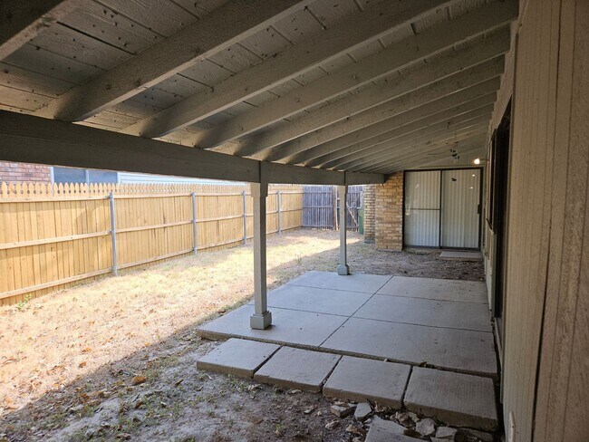 Building Photo - Single Story home In Arlington off Little ...