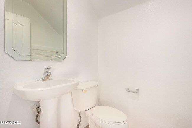 Building Photo - 9130 W Cypress St