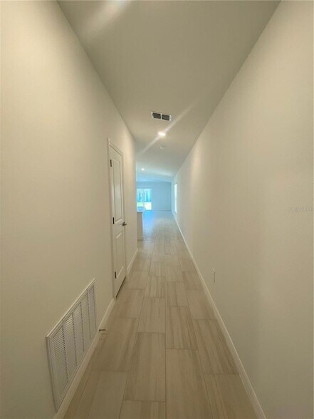 Building Photo - 17588 Shirewood Wy