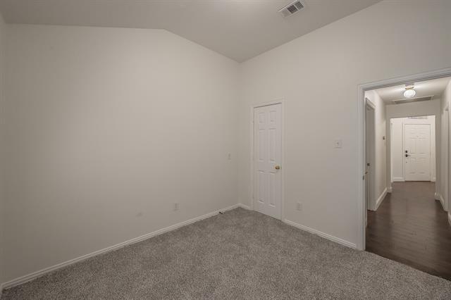 Building Photo - 1075 Port Sullivan Dr