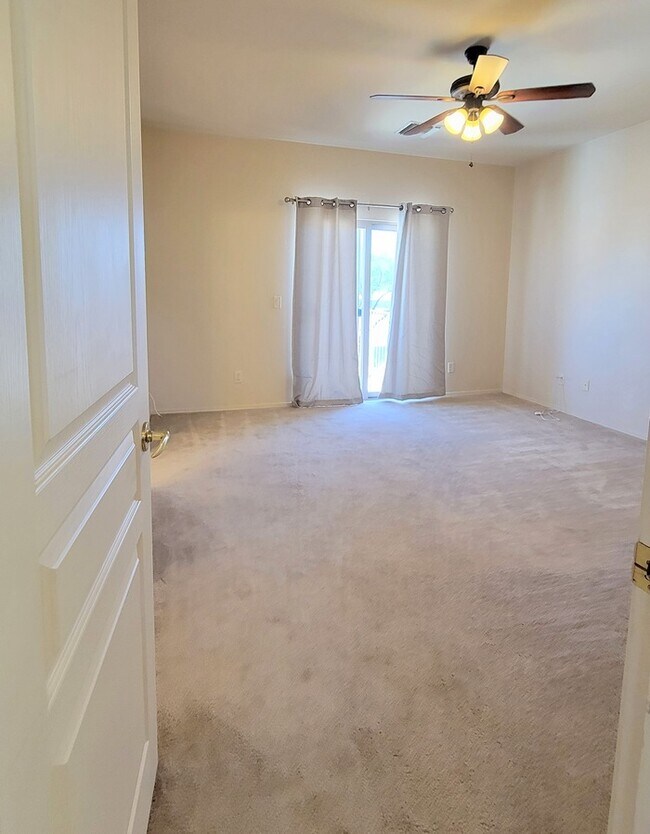 Building Photo - Pet friendly Civano home