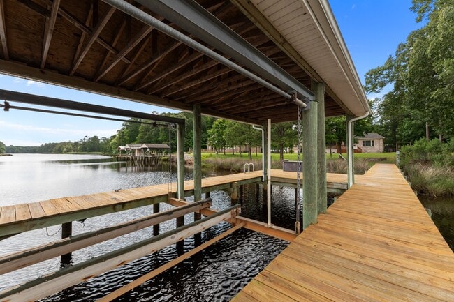 Building Photo - 2300 Greenwing Ct