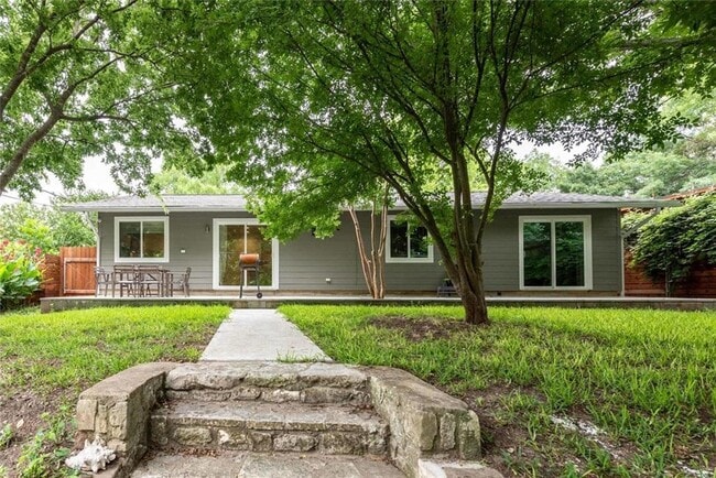 Building Photo - 3302 Catalina Dr