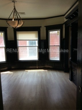 Building Photo - Beautiful Upper Duplex