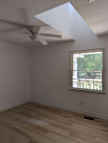 Building Photo - 111 Oyster Cove Lndg