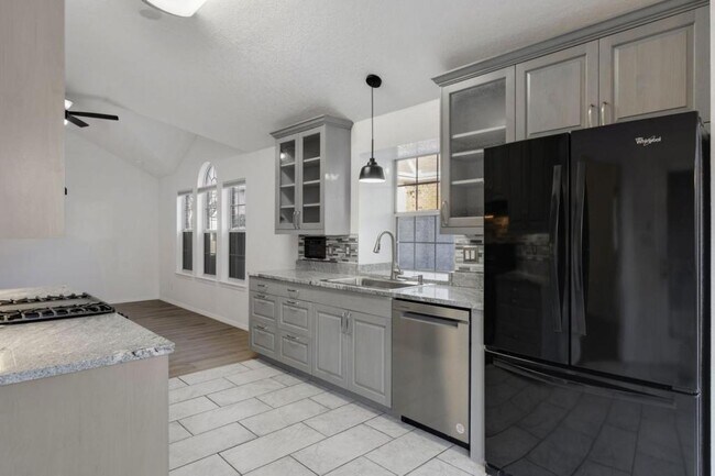 Building Photo - 9512 Rosas Ave NE