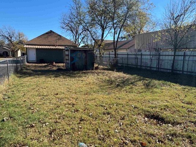 Building Photo - 1904 Grant St