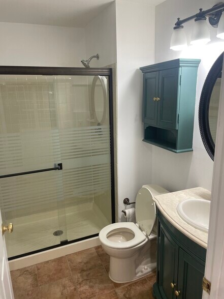 Master Bath Room - 41 Walnut St