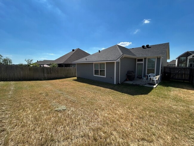 Building Photo - 2110 Markley Dr
