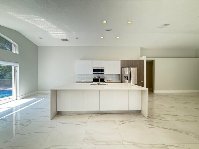 Building Photo - 4891 SW 34th Terrace