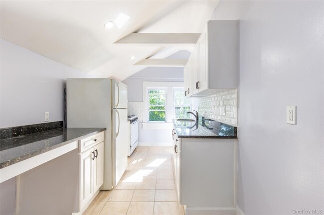 Building Photo - 440 Sixth Ave