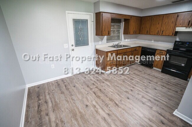 Building Photo - 6913 Mathers Ln