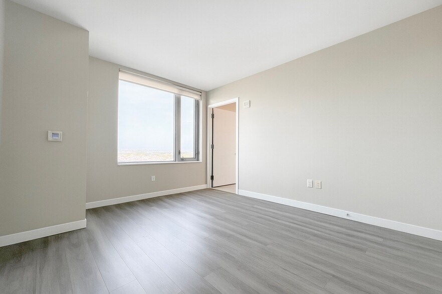 Building Photo - 1524 Sheepshead Bay Rd