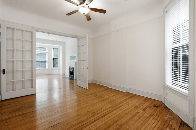 Building Photo - 2522 N Burling St