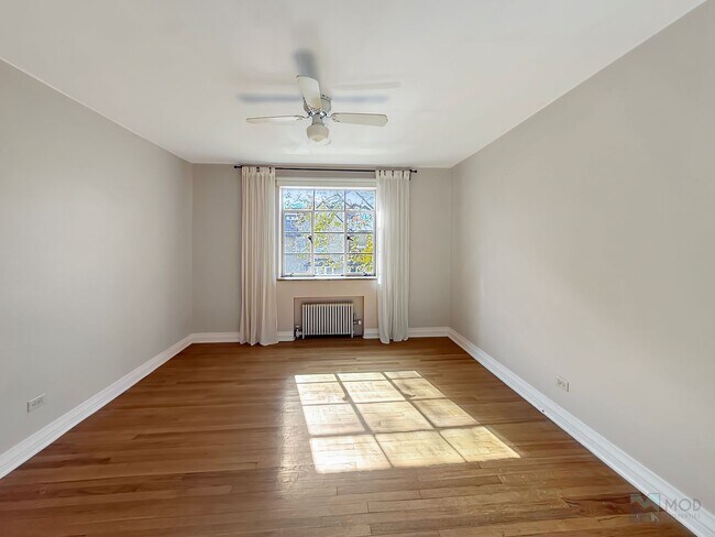 Building Photo - $0 DEPOSIT OPTION. CHARMING VINTAGE 1 BEDR...