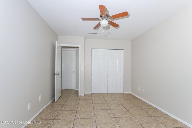 Building Photo - 2049 SE Talwood Ln