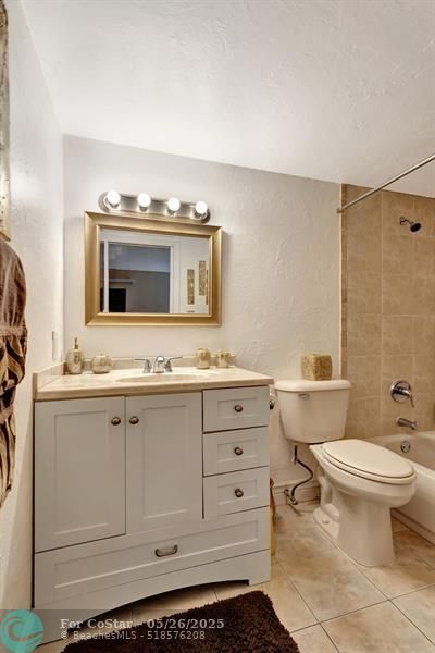 Building Photo - 2401 Antigua Cir