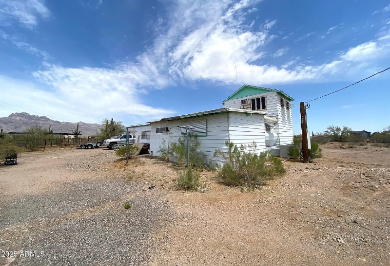 Building Photo - 2435 S Acacia Rd