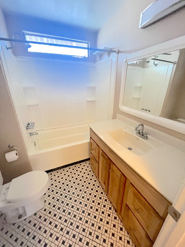 Building Photo - 133 Avenida Miramar