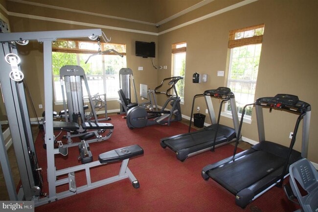 Building Photo - 22941 Fontwell Square