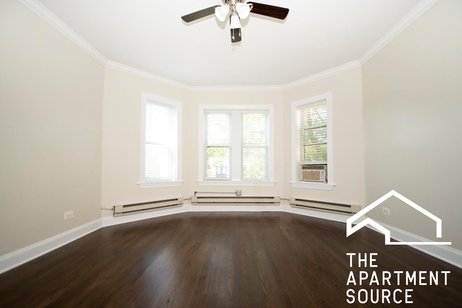 Building Photo - 3815 N Greenview Ave