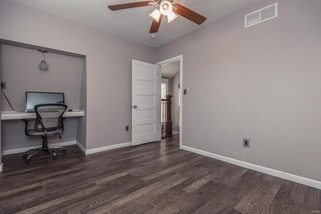 Building Photo - Fantastic 2bd/2ba home! Let yourself in!