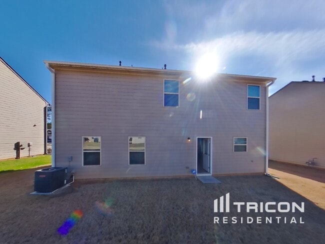 Building Photo - 2362 Clapton Ct