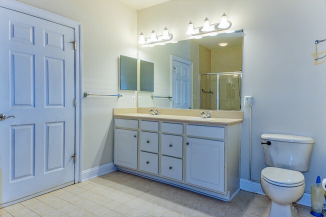 Building Photo - 315 King Farm Blvd