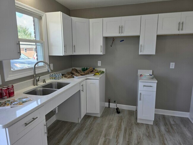 Building Photo - 601 Rizek Dr