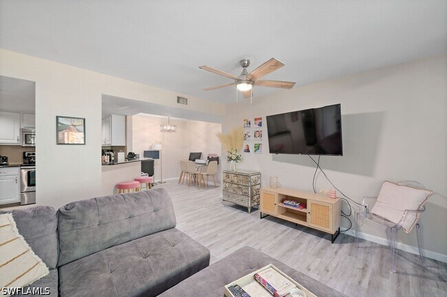 Building Photo - 3180 Seasons Way