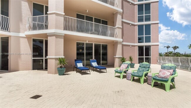 Building Photo - 1460 S Ocean Blvd