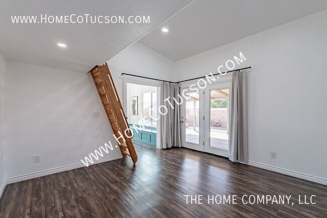 Building Photo - 2581 W Camino De La Joya