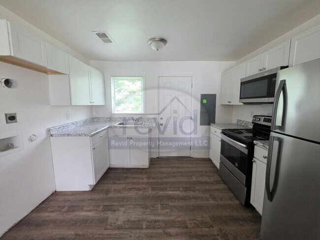 Building Photo - 839 Pearce St