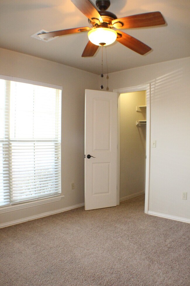 Building Photo - Bixby home available now!